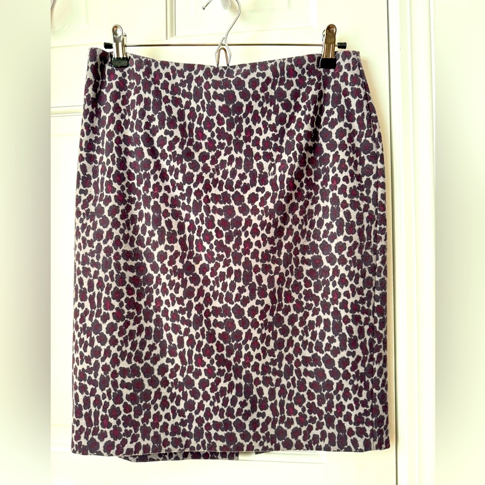 Talbots. Size 6P. Leopard design skirt.  Lined